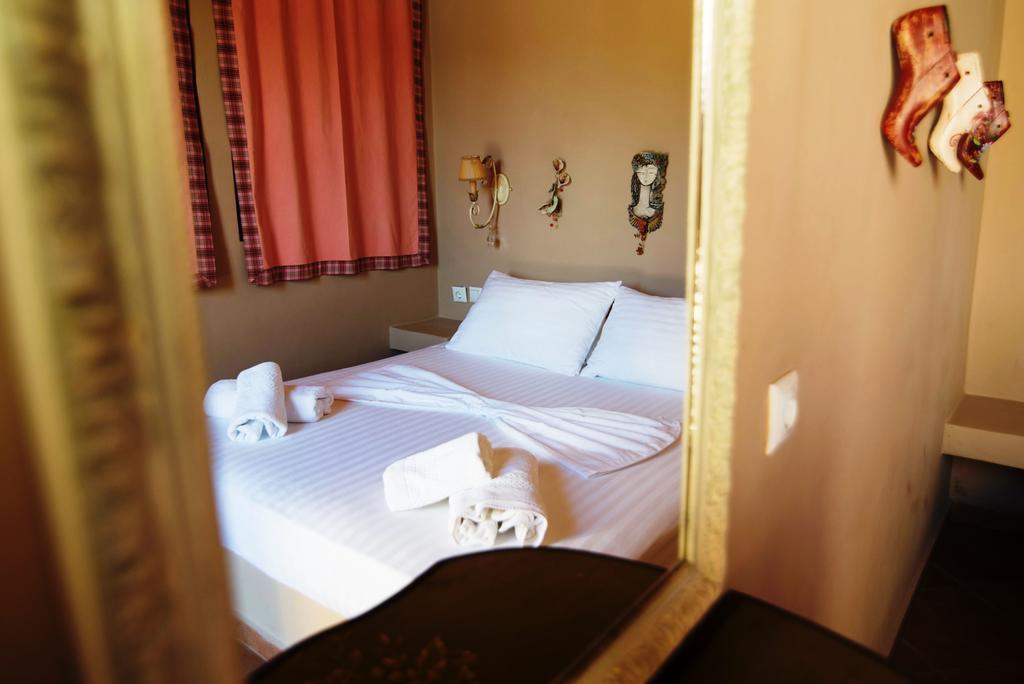 Levantes Houses Vathy  Room photo